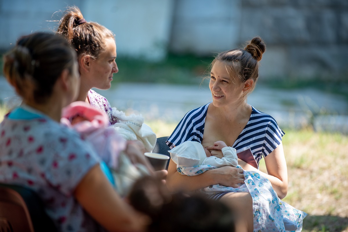 Tương lai bền vững từ sữa mẹ: WHO và UNICEF kêu gọi cải tổ hệ thống nâng đỡ toàn cầu